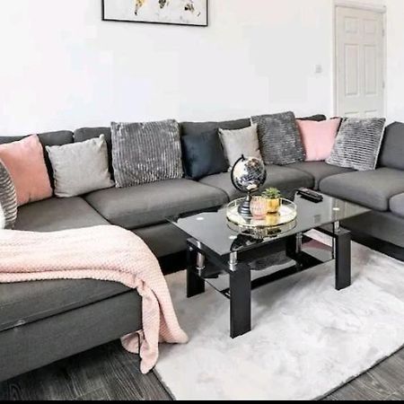 Stylish Furnished Rooms In Barking Centre Bagian luar foto