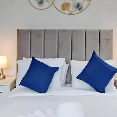 Stylish Furnished Rooms In Barking Centre Bagian luar foto